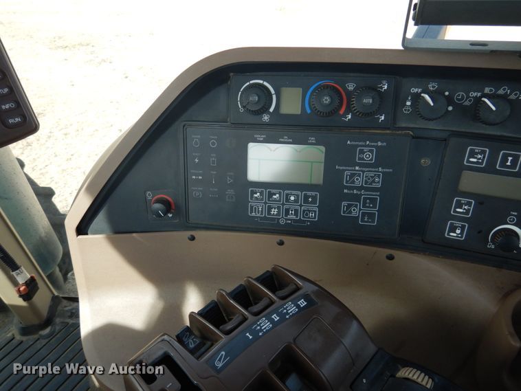 image for item DJ3015 2005 John Deere 8520 MFWD tractor