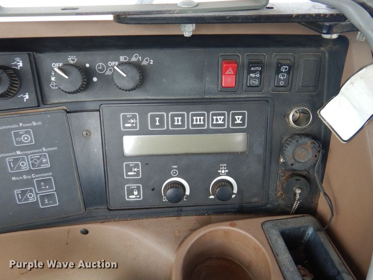 image for item DJ3015 2005 John Deere 8520 MFWD tractor