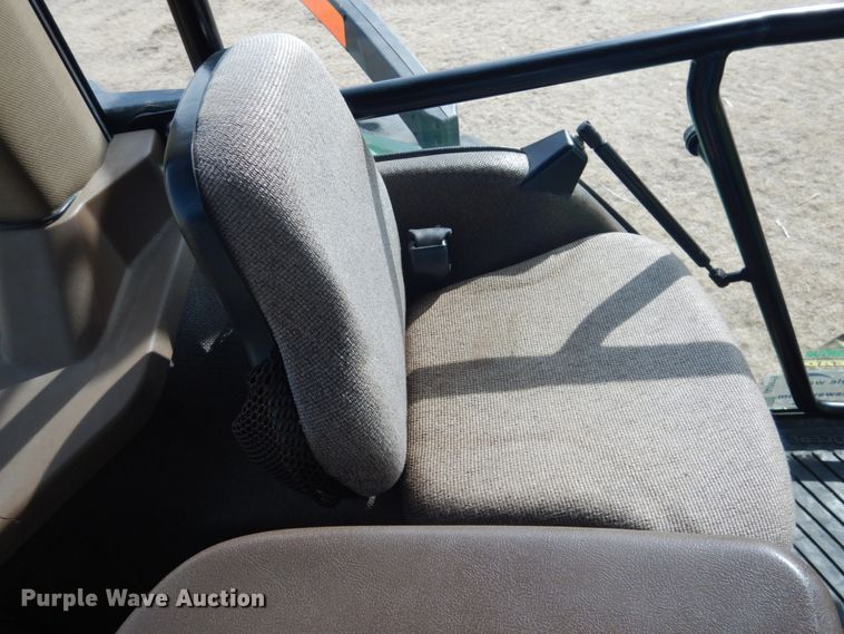 image for item DJ3015 2005 John Deere 8520 MFWD tractor