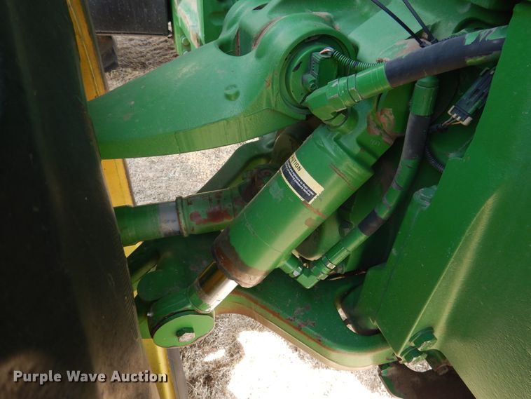 image for item DJ3015 2005 John Deere 8520 MFWD tractor