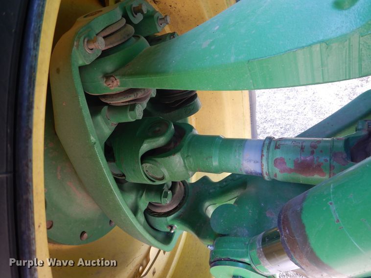 image for item DJ3015 2005 John Deere 8520 MFWD tractor