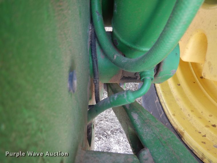 image for item DJ3015 2005 John Deere 8520 MFWD tractor