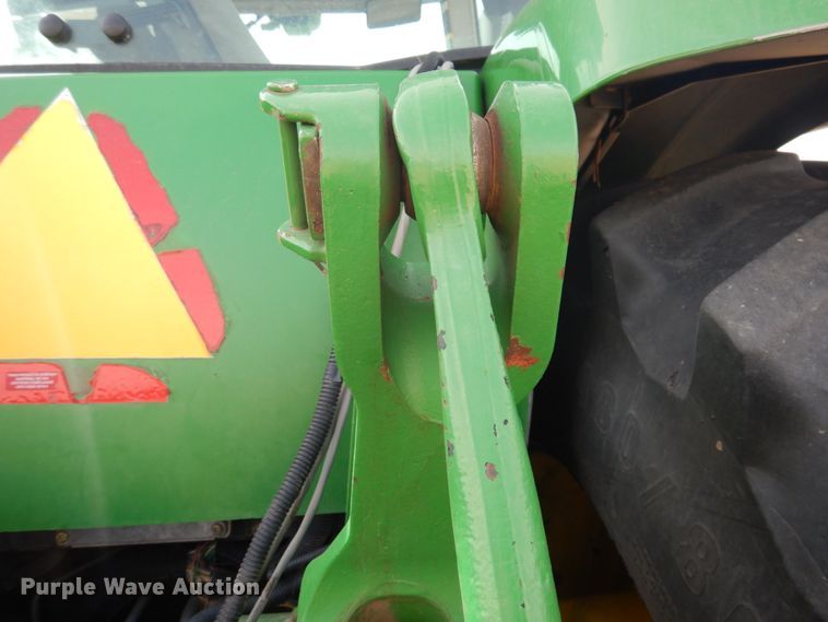 image for item DJ3015 2005 John Deere 8520 MFWD tractor