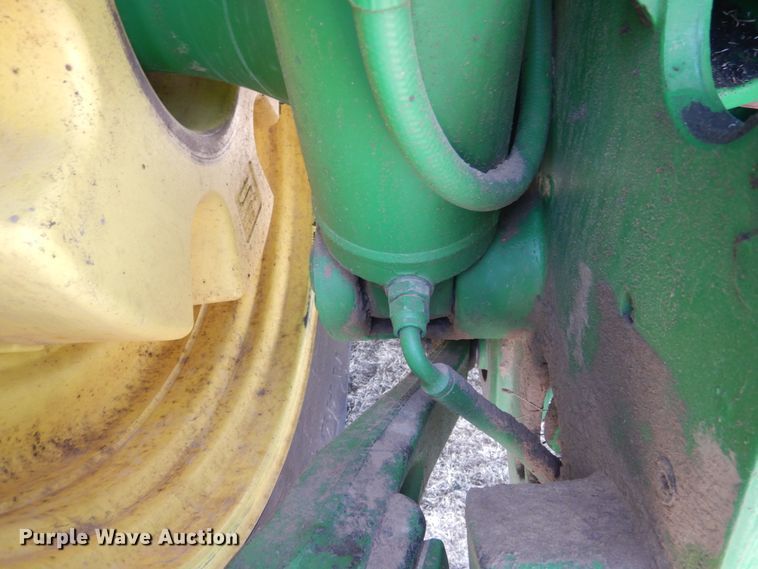 image for item DJ3015 2005 John Deere 8520 MFWD tractor