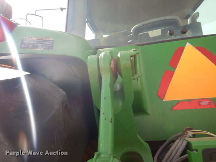 image for item DJ3015 2005 John Deere 8520 MFWD tractor