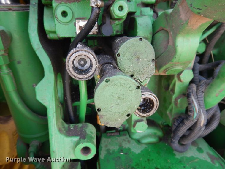 image for item DJ3015 2005 John Deere 8520 MFWD tractor