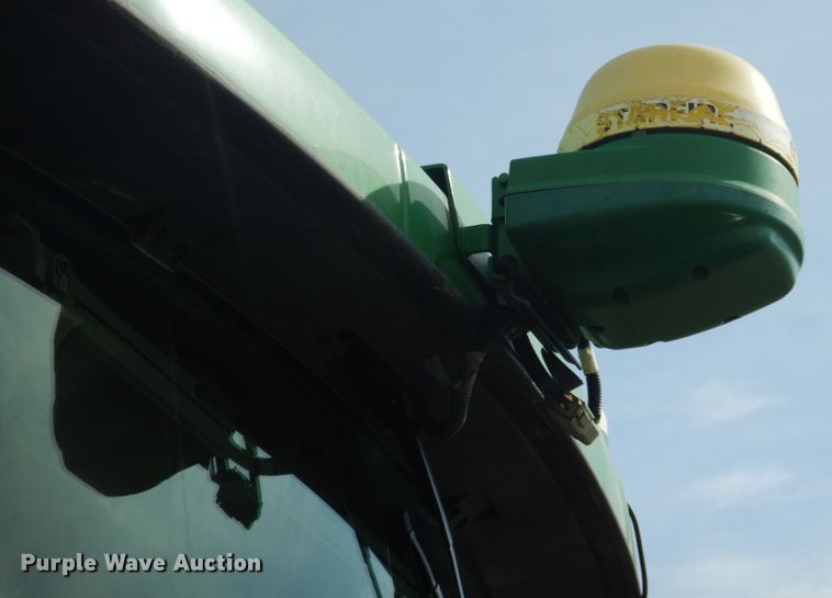 image for item DJ3015 2005 John Deere 8520 MFWD tractor