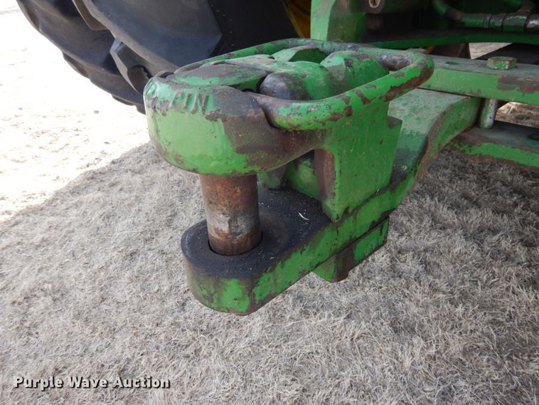 image for item DJ3015 2005 John Deere 8520 MFWD tractor