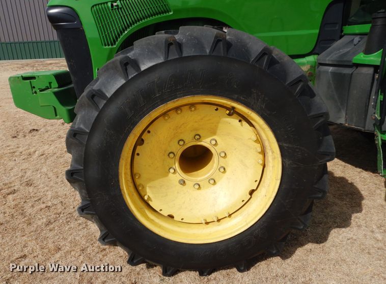 image for item DJ3015 2005 John Deere 8520 MFWD tractor