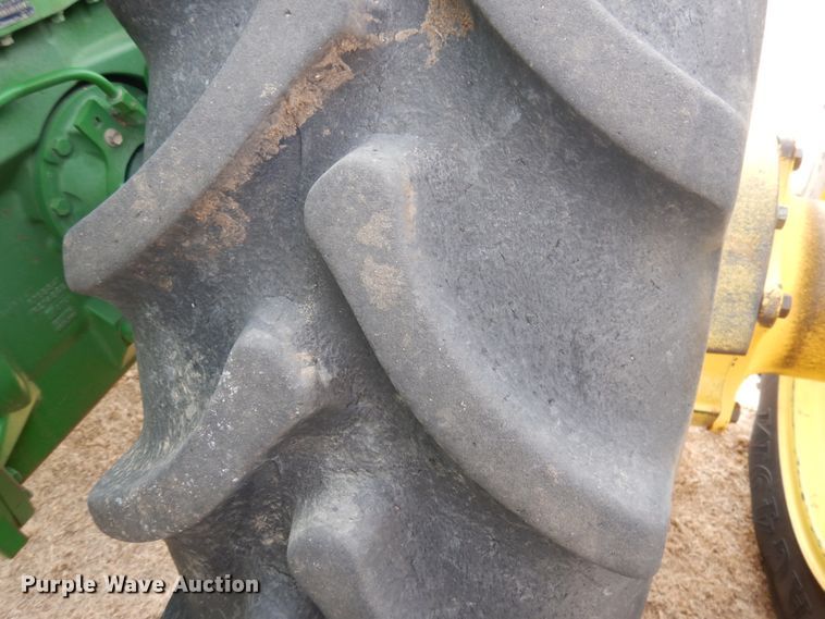 image for item DJ3015 2005 John Deere 8520 MFWD tractor