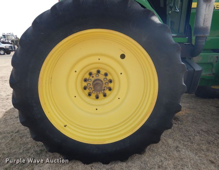 image for item DJ3015 2005 John Deere 8520 MFWD tractor