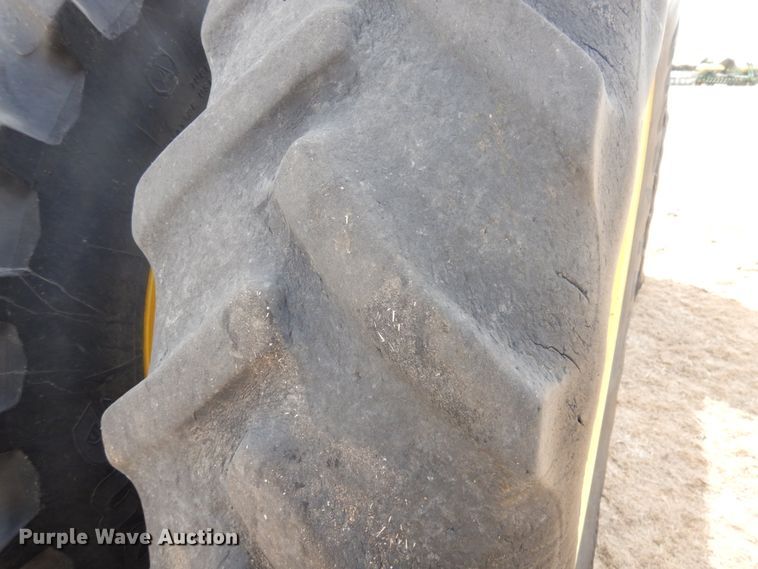 image for item DJ3015 2005 John Deere 8520 MFWD tractor