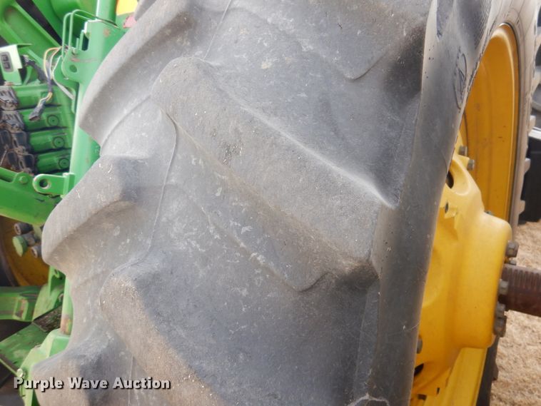 image for item DJ3015 2005 John Deere 8520 MFWD tractor