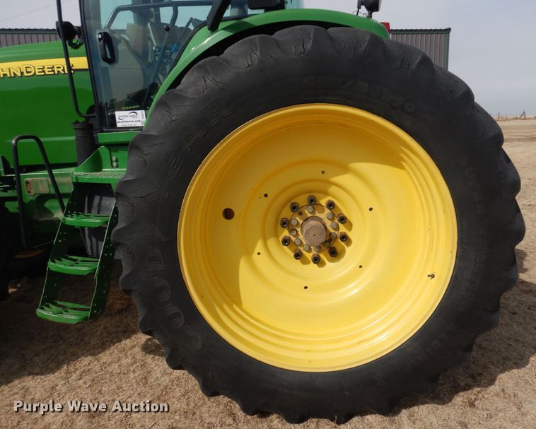 image for item DJ3015 2005 John Deere 8520 MFWD tractor