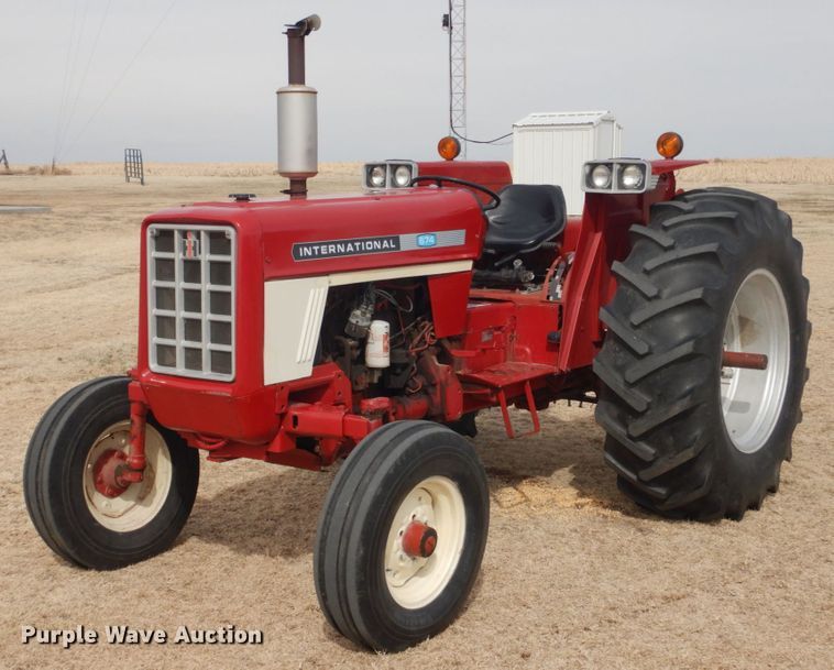 image for item DJ3017 1975 International 674 tractor
