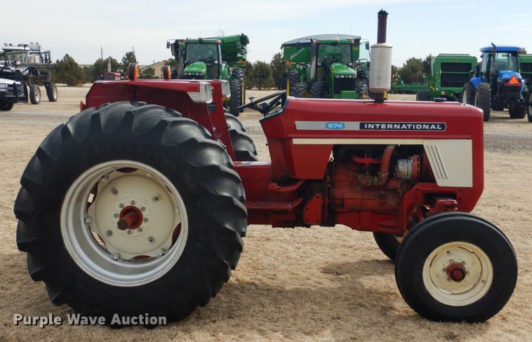 image for item DJ3017 1975 International 674 tractor