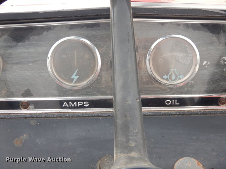 image for item DJ3017 1975 International 674 tractor