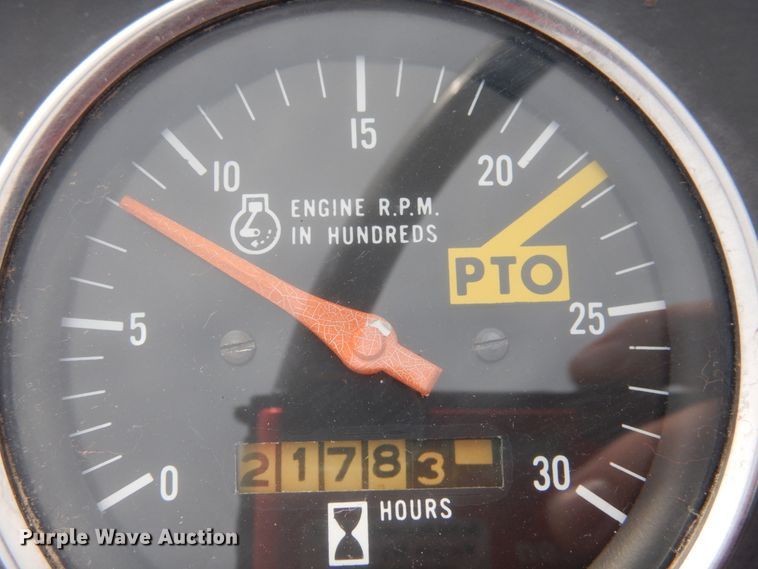 image for item DJ3017 1975 International 674 tractor