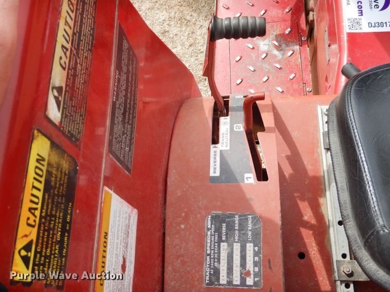 image for item DJ3017 1975 International 674 tractor