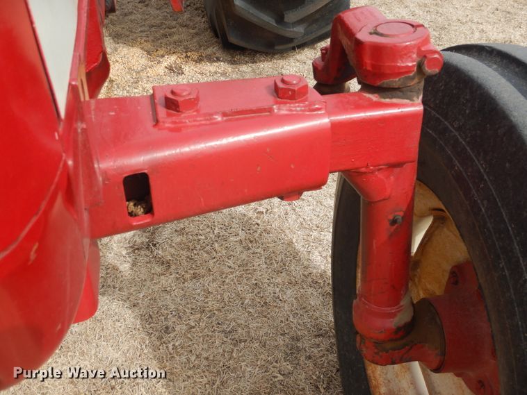 image for item DJ3017 1975 International 674 tractor