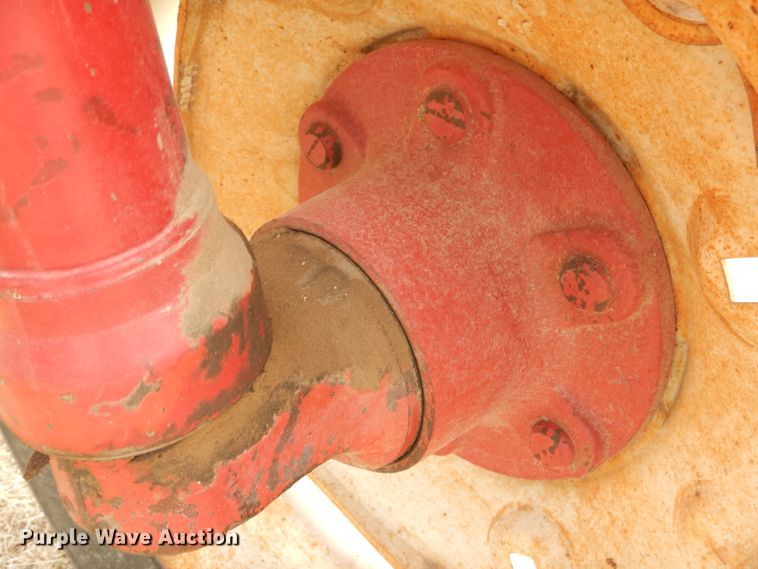 image for item DJ3017 1975 International 674 tractor