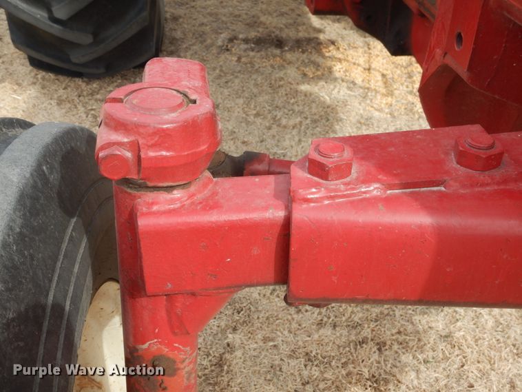 image for item DJ3017 1975 International 674 tractor