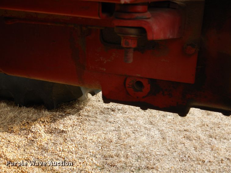 image for item DJ3017 1975 International 674 tractor