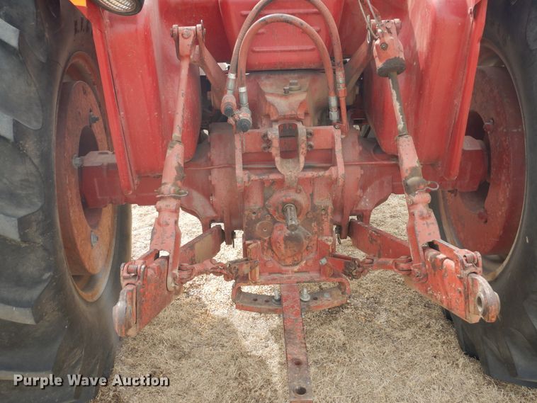 image for item DJ3017 1975 International 674 tractor