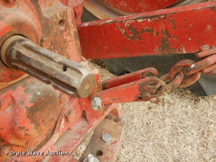 image for item DJ3017 1975 International 674 tractor