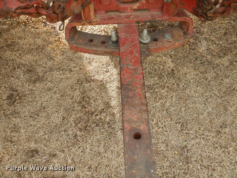 image for item DJ3017 1975 International 674 tractor