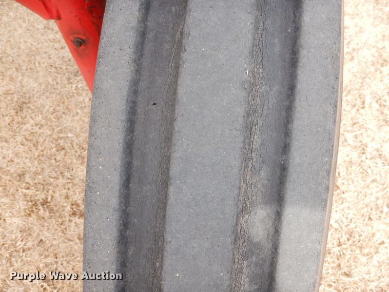 image for item DJ3017 1975 International 674 tractor