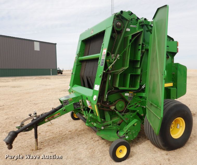 image for item DJ3018 2011 John Deere 568 round baler