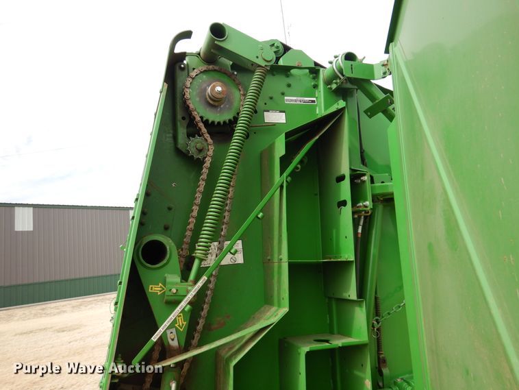image for item DJ3018 2011 John Deere 568 round baler