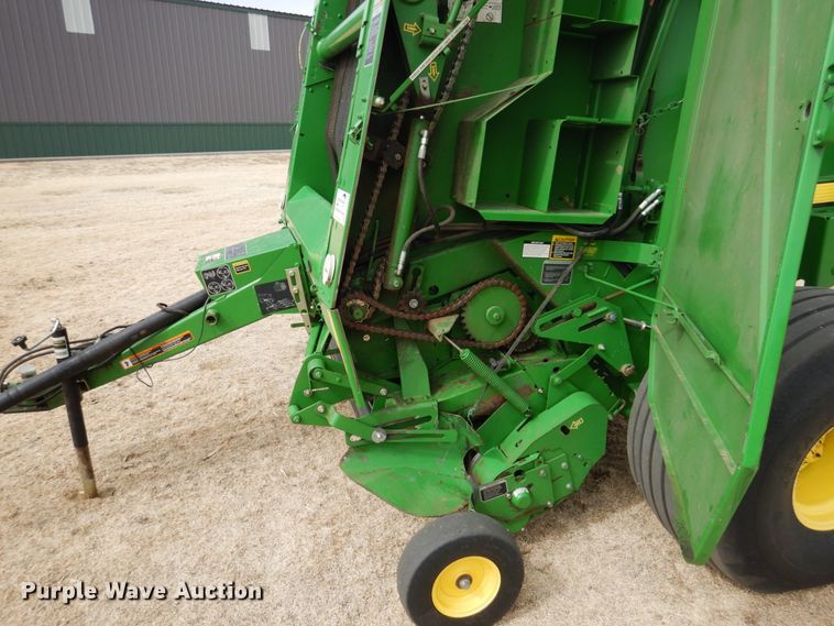 image for item DJ3018 2011 John Deere 568 round baler
