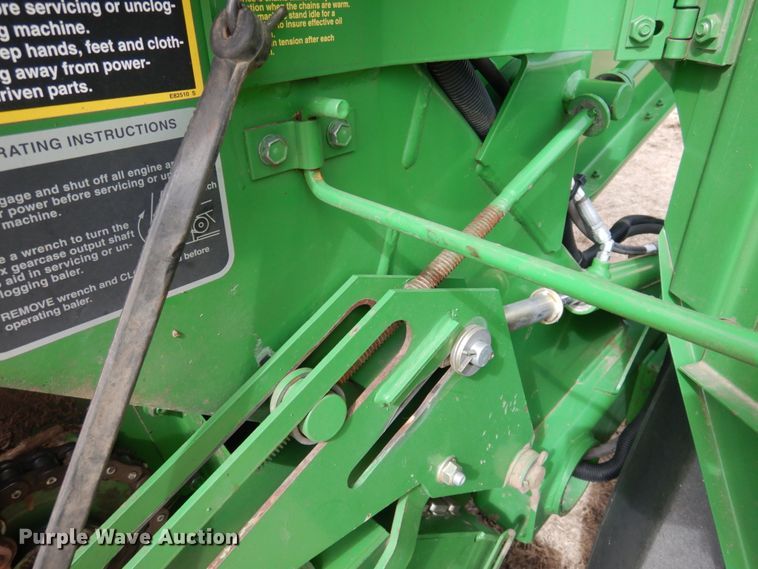 image for item DJ3018 2011 John Deere 568 round baler