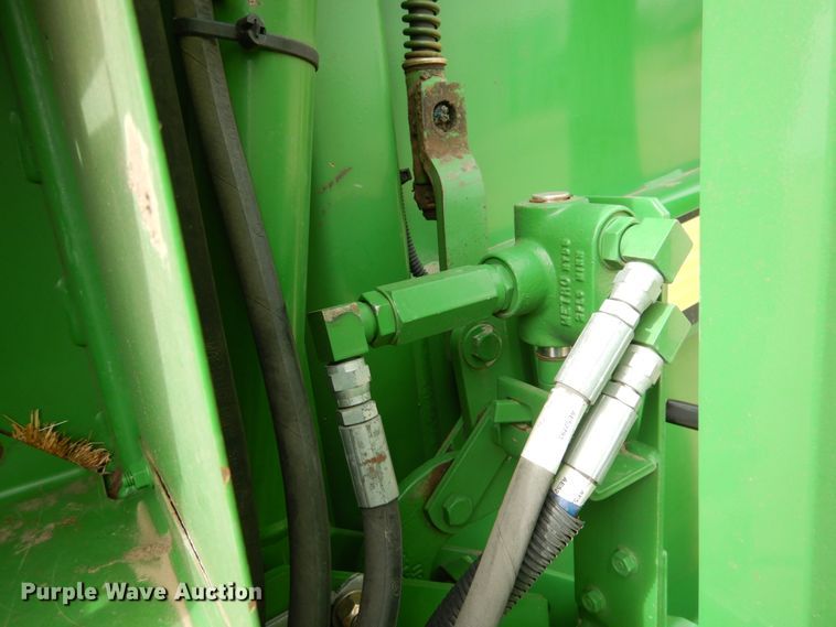 image for item DJ3018 2011 John Deere 568 round baler