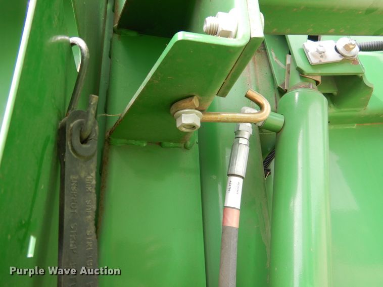 image for item DJ3018 2011 John Deere 568 round baler