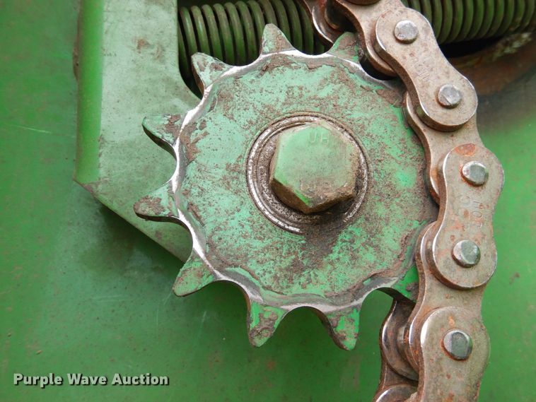 image for item DJ3018 2011 John Deere 568 round baler