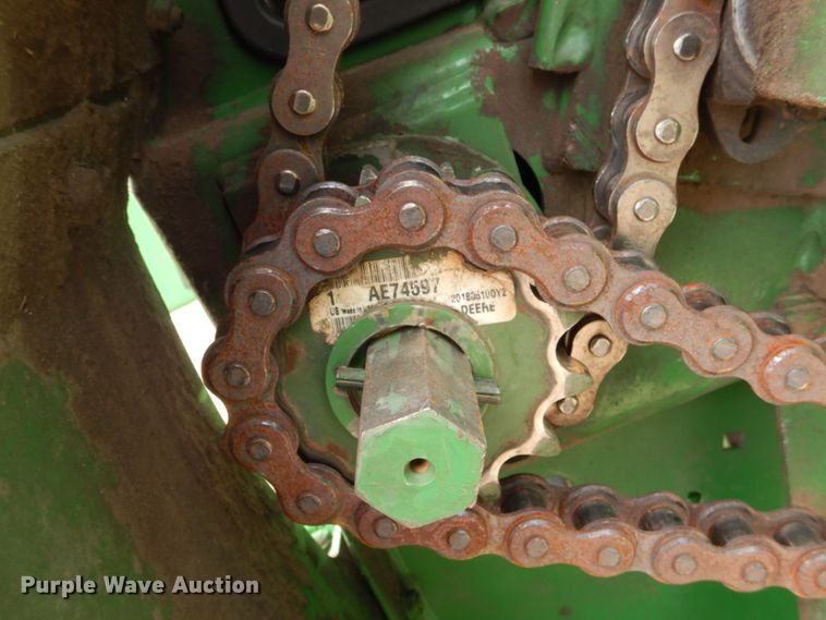 image for item DJ3018 2011 John Deere 568 round baler