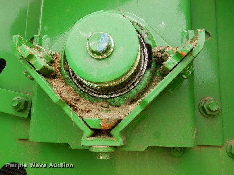 image for item DJ3018 2011 John Deere 568 round baler