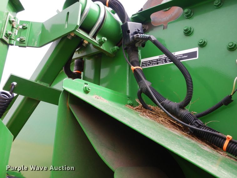 image for item DJ3018 2011 John Deere 568 round baler