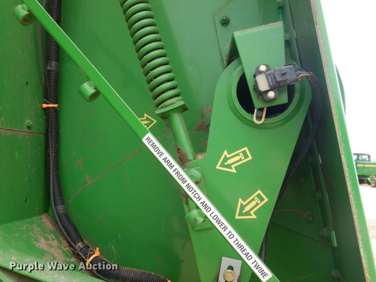 image for item DJ3018 2011 John Deere 568 round baler