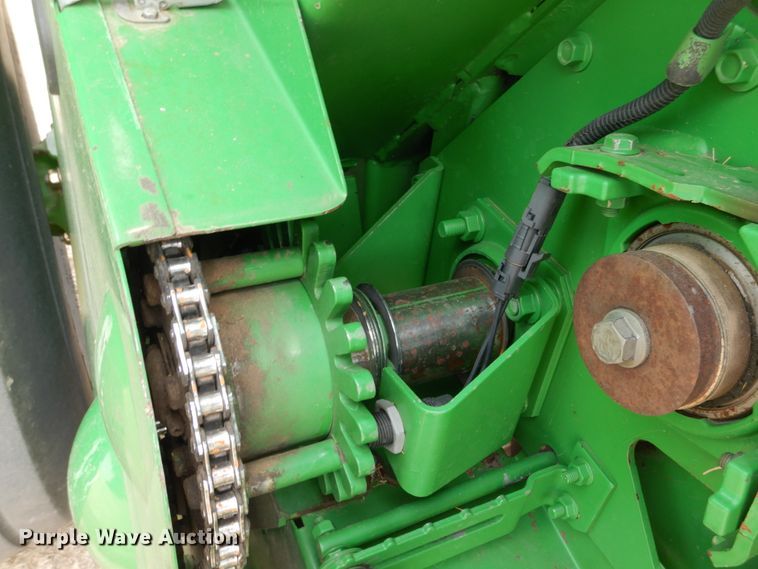 image for item DJ3018 2011 John Deere 568 round baler