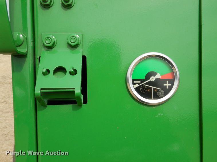 image for item DJ3018 2011 John Deere 568 round baler