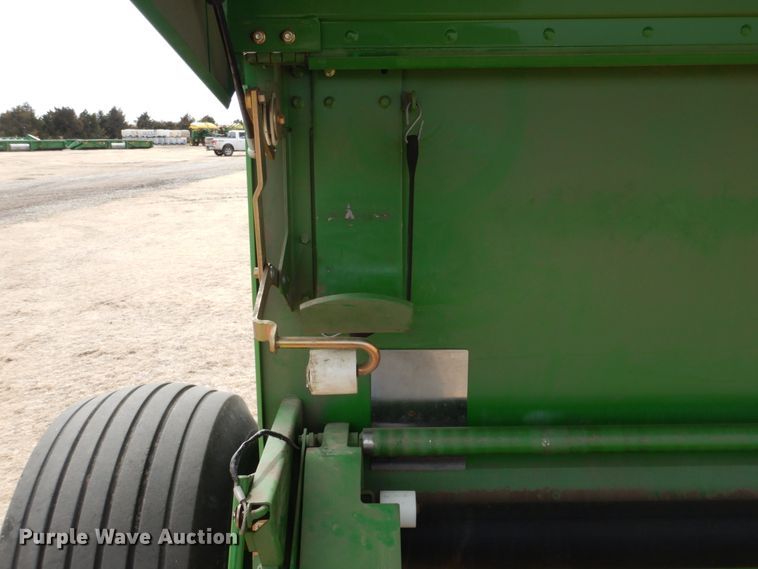 image for item DJ3018 2011 John Deere 568 round baler