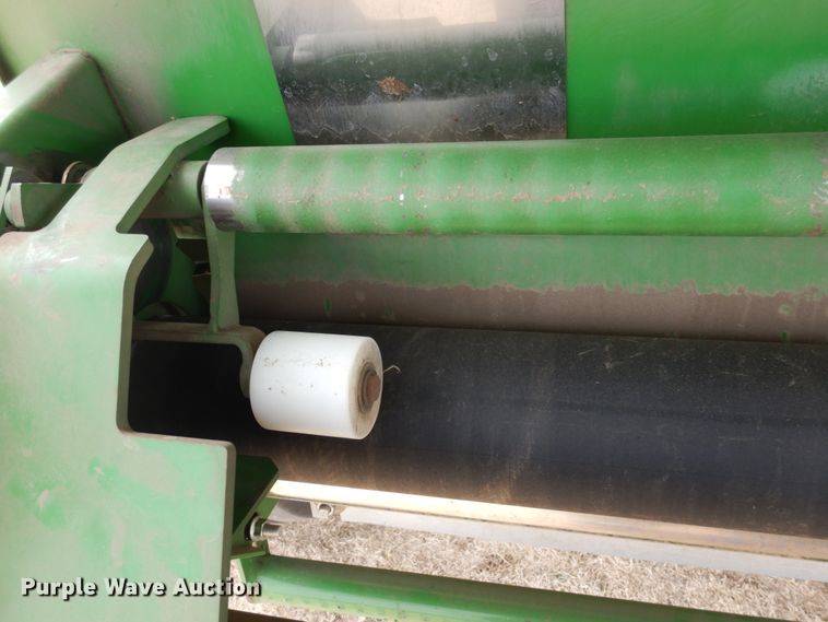 image for item DJ3018 2011 John Deere 568 round baler