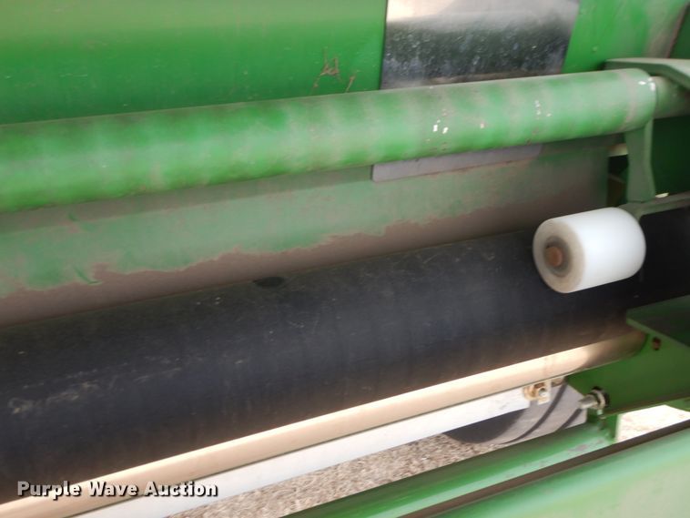 image for item DJ3018 2011 John Deere 568 round baler