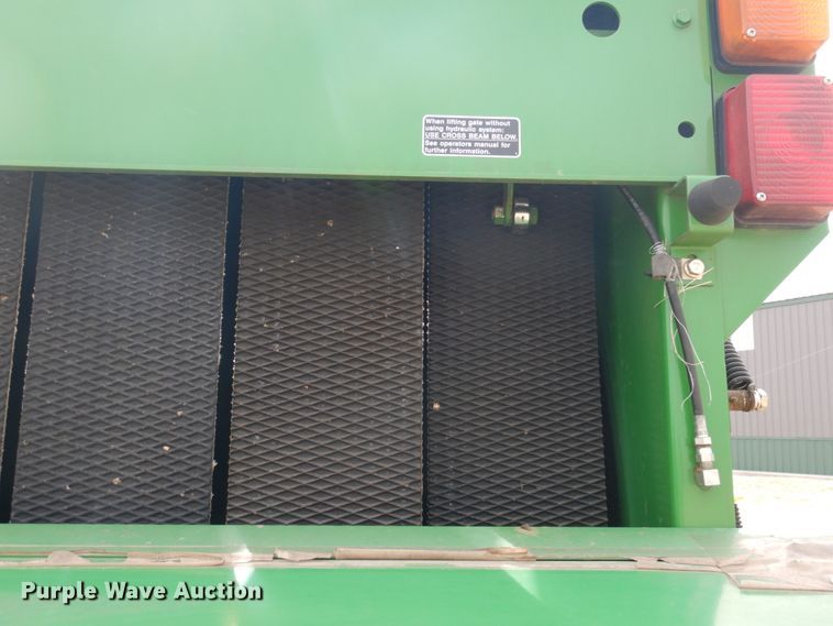 image for item DJ3018 2011 John Deere 568 round baler