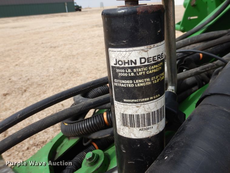 image for item DJ3018 2011 John Deere 568 round baler