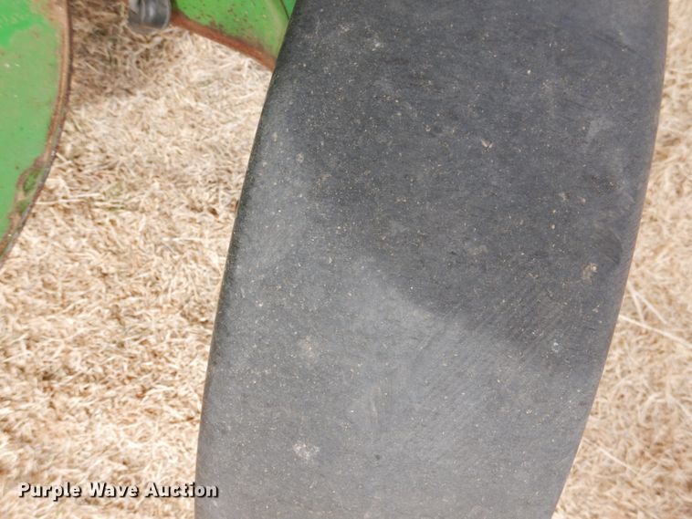 image for item DJ3018 2011 John Deere 568 round baler